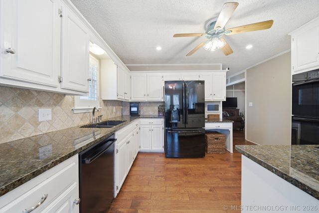 7135 S Columbia Avenue, Tulsa, OK 74136