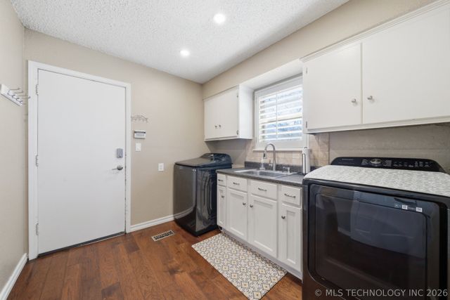 7135 S Columbia Avenue, Tulsa, OK 74136