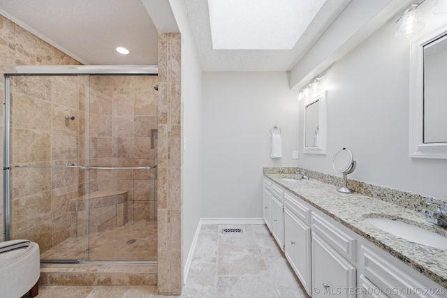 7135 S Columbia Avenue, Tulsa, OK 74136