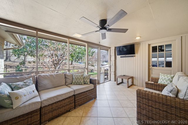 7135 S Columbia Avenue, Tulsa, OK 74136