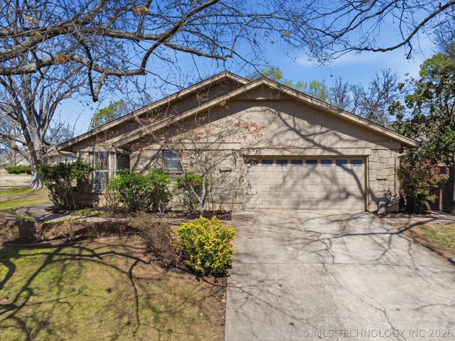 7135 S Columbia Avenue, Tulsa, OK 74136