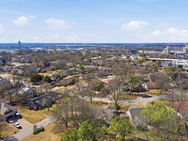 7135 S Columbia Avenue, Tulsa, OK 74136