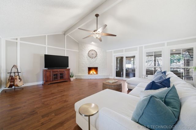 7135 S Columbia Avenue, Tulsa, OK 74136