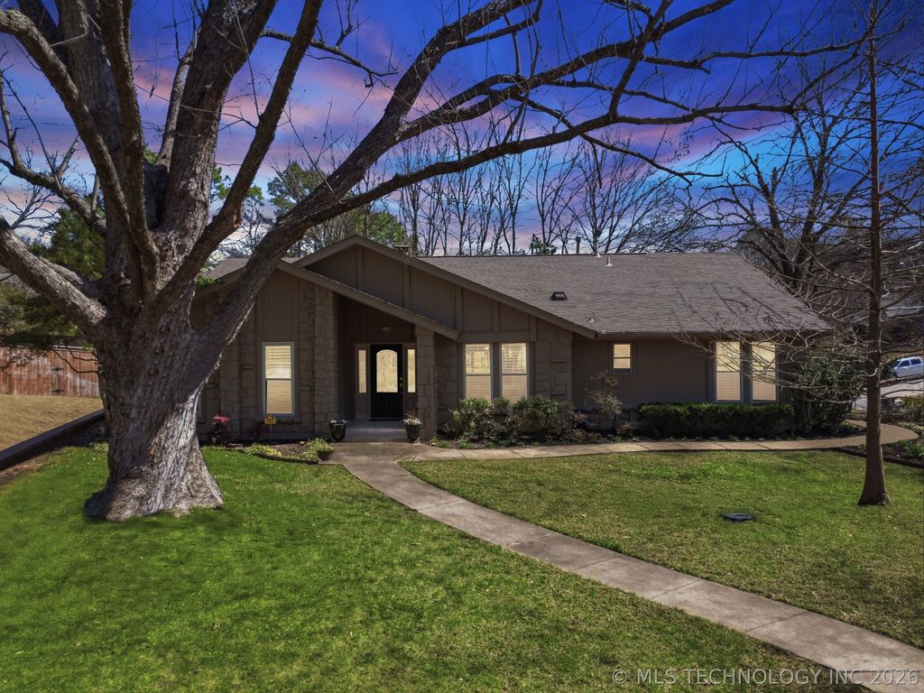 7135 S Columbia Avenue, Tulsa, OK 74136