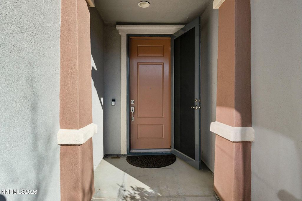 Image 2 of property listing at 9083 Cabin Creek Trail, Reno, NV 89523