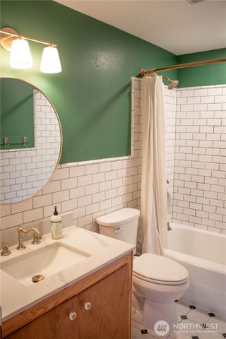 650 Jefferson Avenue NE, Renton, WA 98056