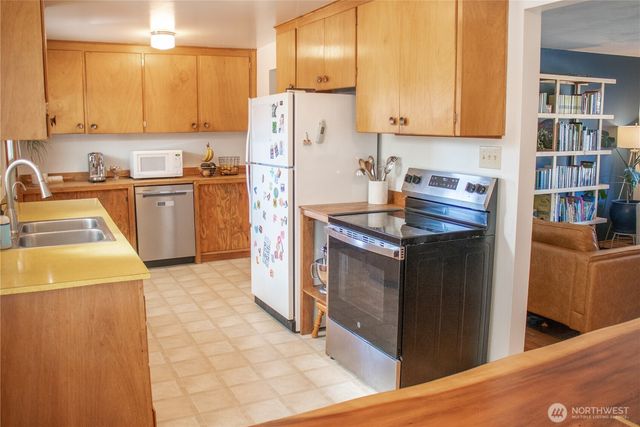 650 Jefferson Avenue NE, Renton, WA 98056