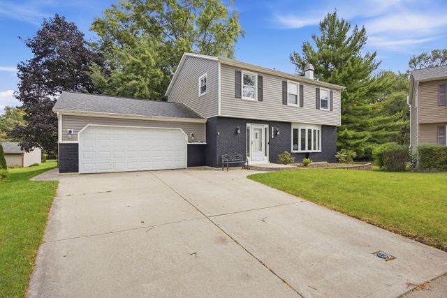 1419 N Madlock Court, Elgin, IL 60123