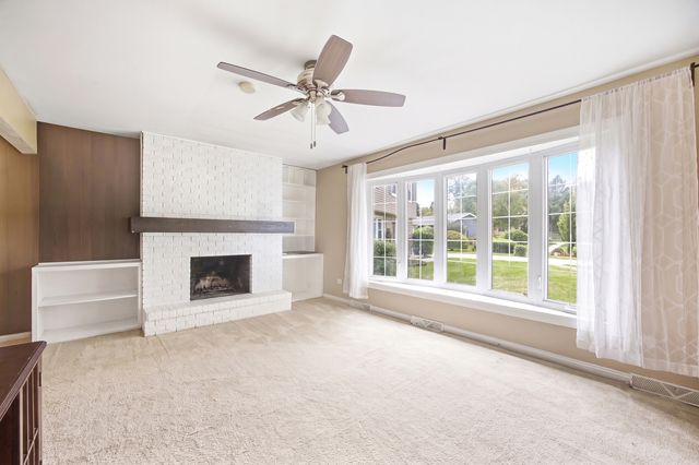 1419 N Madlock Court, Elgin, IL 60123