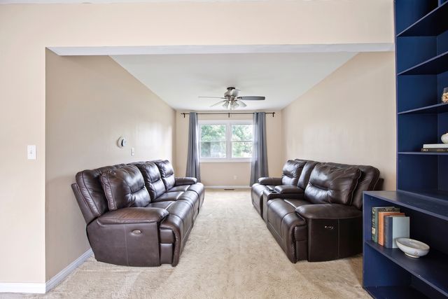 1419 N Madlock Court, Elgin, IL 60123
