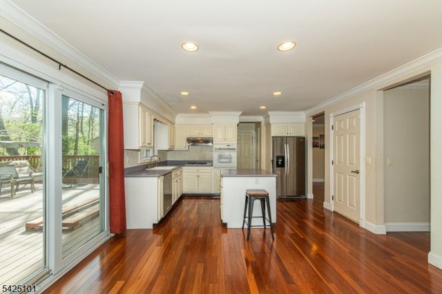 7 Fernwood Trl, Mountain Lakes Boro, NJ 07046