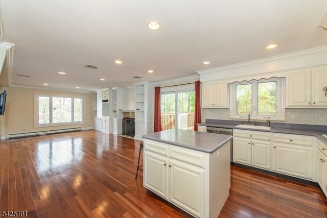 7 Fernwood Trl, Mountain Lakes Boro, NJ 07046