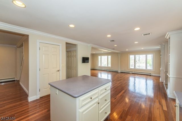 7 Fernwood Trl, Mountain Lakes Boro, NJ 07046