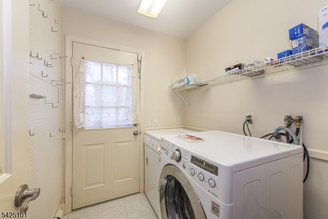 7 Fernwood Trl, Mountain Lakes Boro, NJ 07046