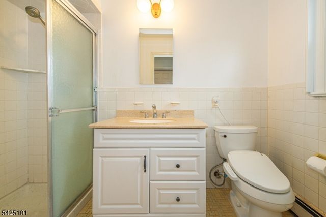 7 Fernwood Trl, Mountain Lakes Boro, NJ 07046