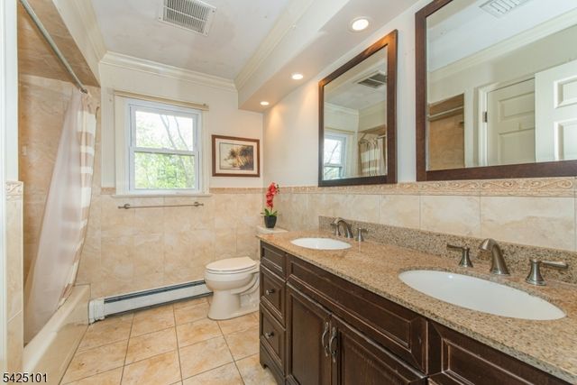 7 Fernwood Trl, Mountain Lakes Boro, NJ 07046