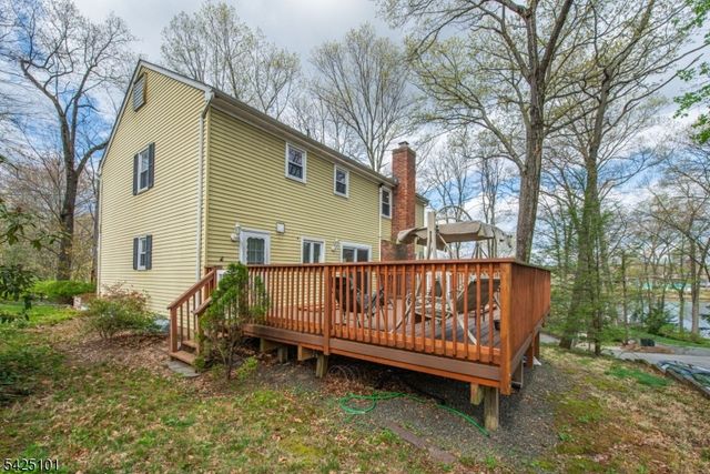 7 Fernwood Trl, Mountain Lakes Boro, NJ 07046
