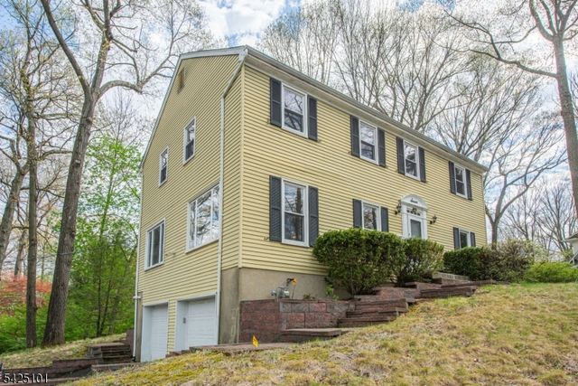 7 Fernwood Trl, Mountain Lakes Boro, NJ 07046