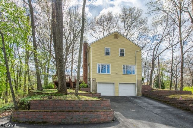 7 Fernwood Trl, Mountain Lakes Boro, NJ 07046