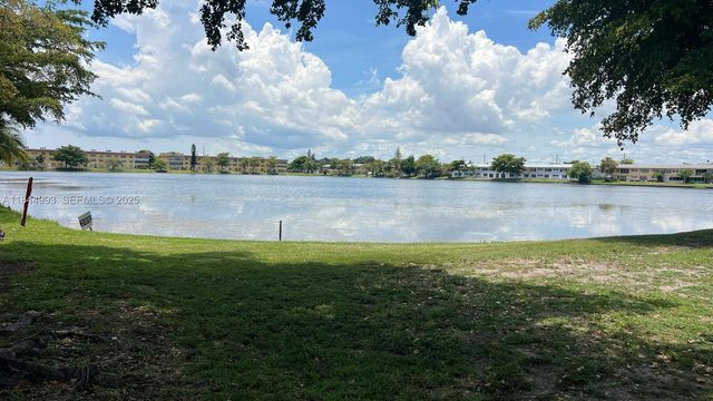 19080 NE 3rd Court 307, Miami, FL 33179