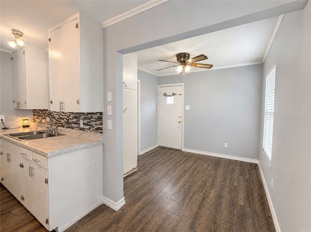 4649 Cheryl Dr, Corpus Christi, TX 78415