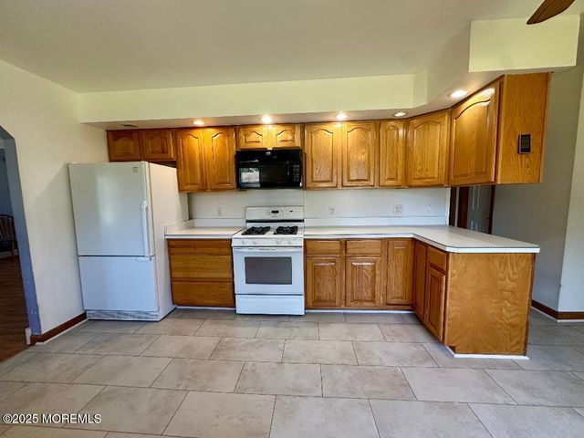 200 Manchester Boulevard, Whiting, NJ 08759