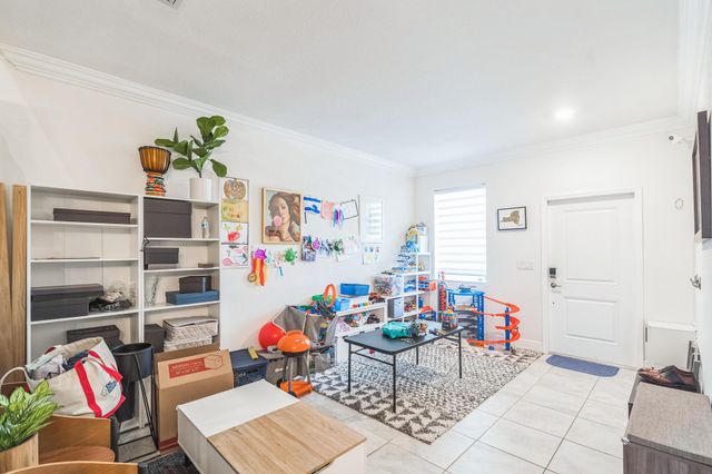 230 NE 208th Terrace 230, North Miami Beach, FL 33179