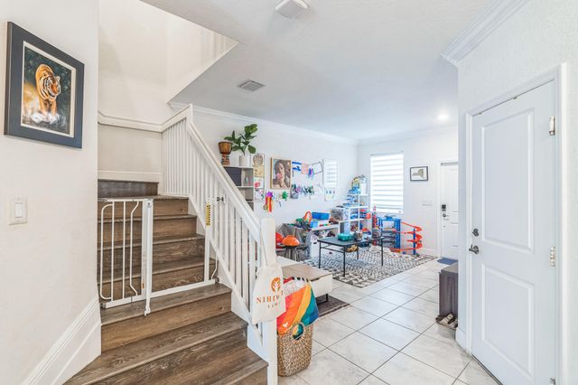 230 NE 208th Terrace 230, North Miami Beach, FL 33179