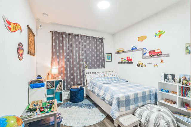 230 NE 208th Terrace 230, North Miami Beach, FL 33179