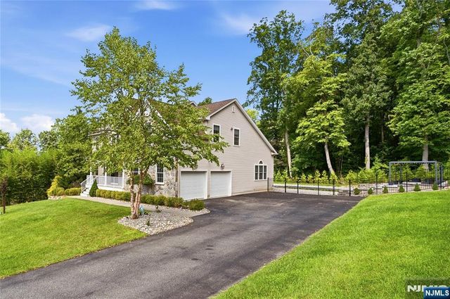 5 Jared Place, Mount Olive Township, NJ 07828