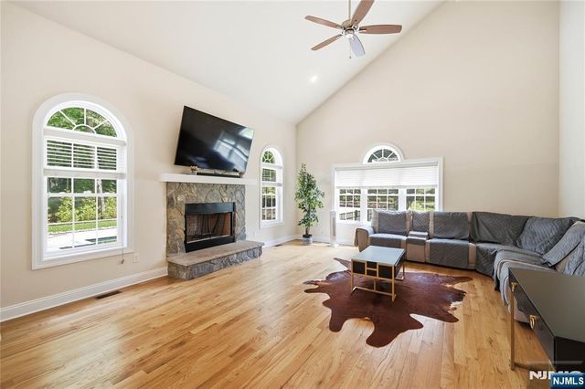 5 Jared Place, Mount Olive Township, NJ 07828