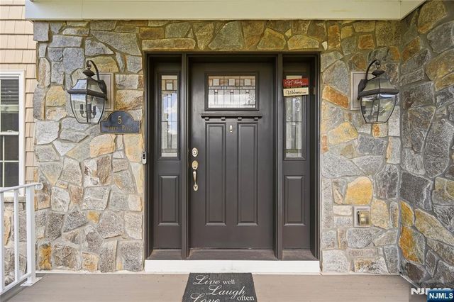 5 Jared Place, Mount Olive Township, NJ 07828