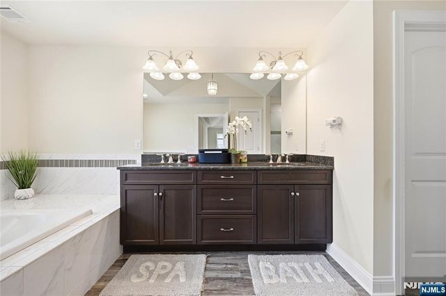 5 Jared Place, Mount Olive Township, NJ 07828