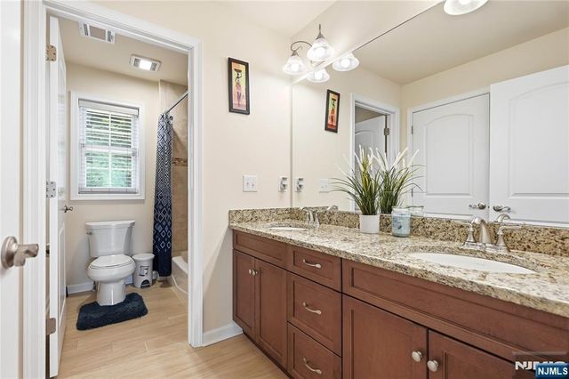 5 Jared Place, Mount Olive Township, NJ 07828
