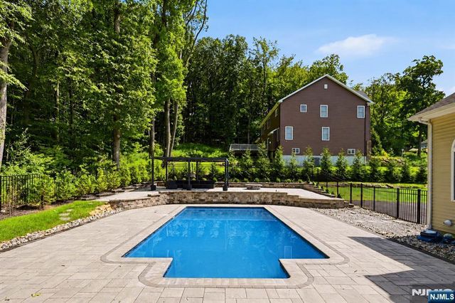 5 Jared Place, Mount Olive Township, NJ 07828