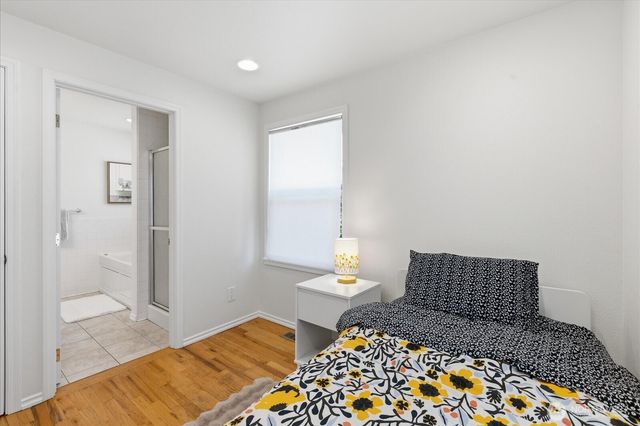 3514 SW Manning Street, Seattle, WA 98126