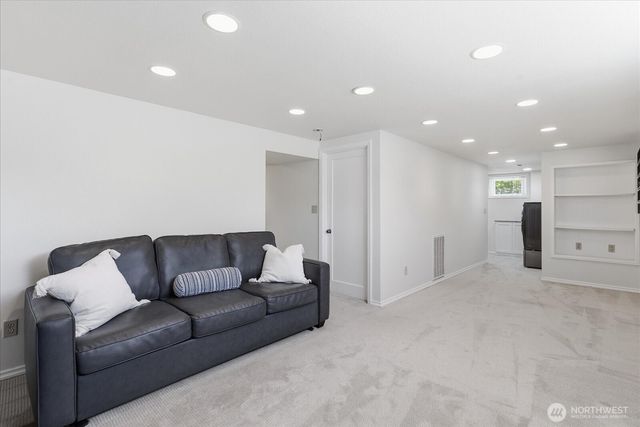 3514 SW Manning Street, Seattle, WA 98126