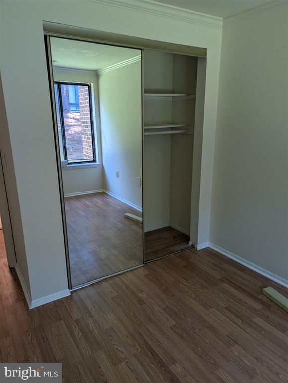 Image 12 of property listing at 18022 CHALET DR #27-103, Germantown, MD 20874