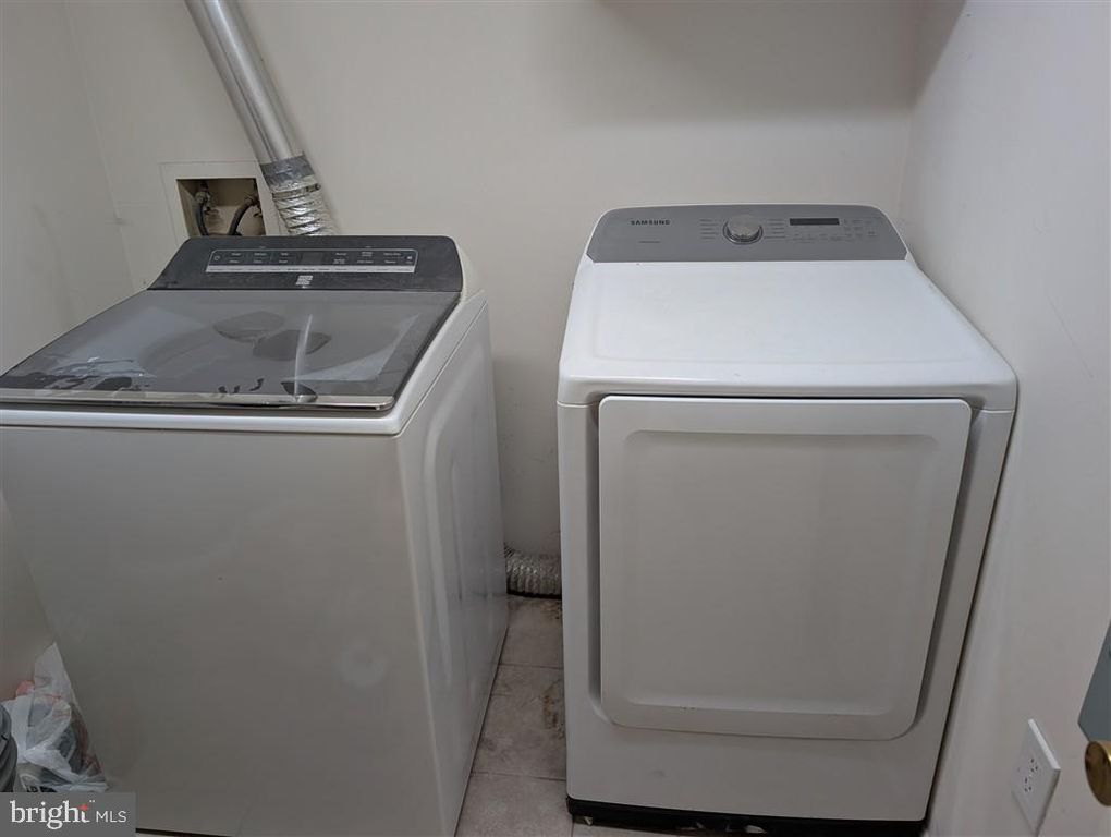 Image 14 of property listing at 18022 CHALET DR #27-103, Germantown, MD 20874