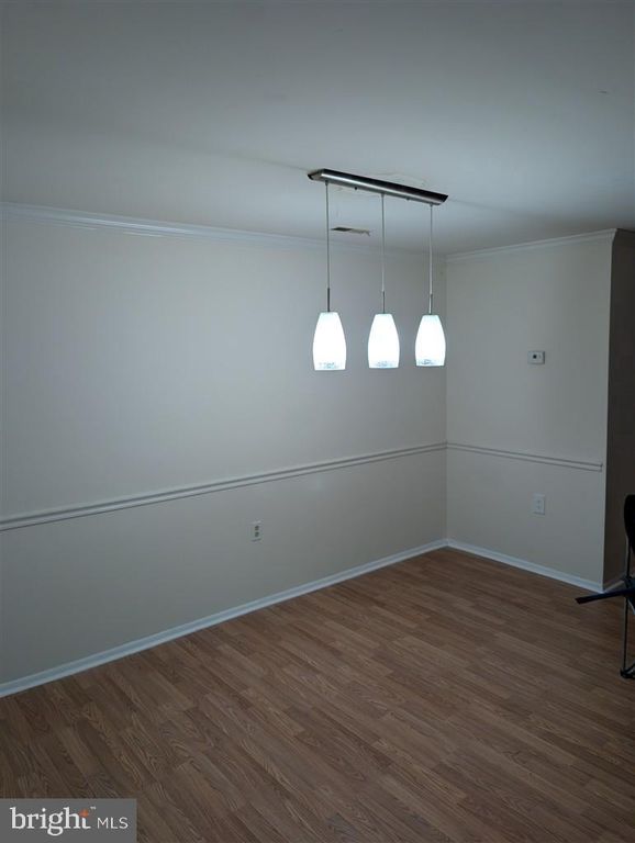 Image 16 of property listing at 18022 CHALET DR #27-103, Germantown, MD 20874