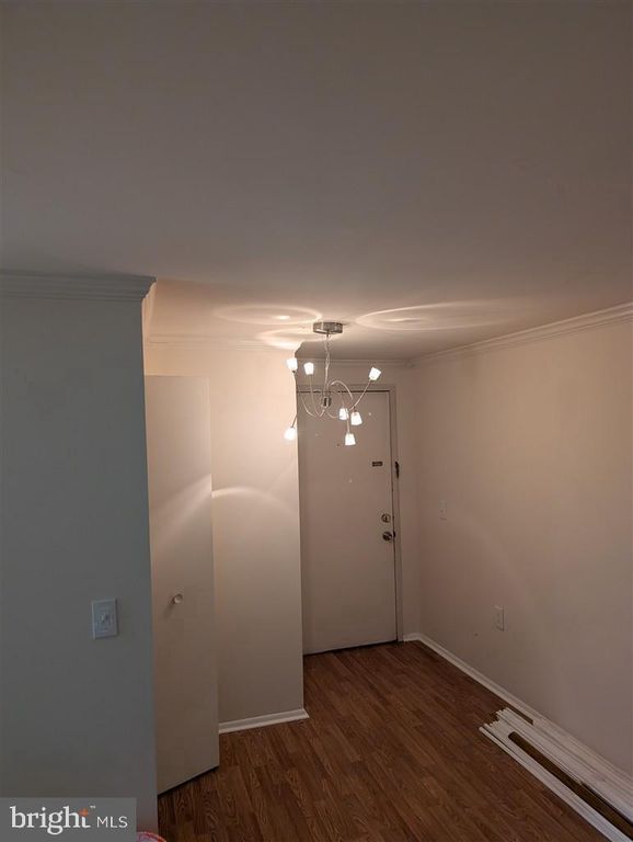 Image 17 of property listing at 18022 CHALET DR #27-103, Germantown, MD 20874