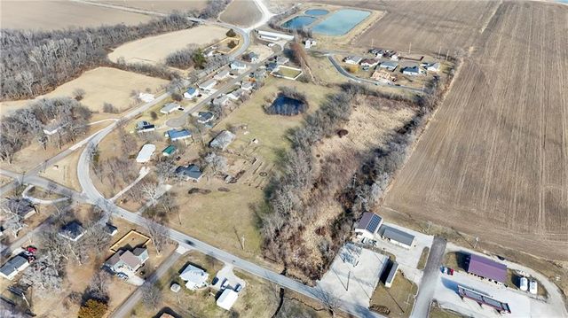 24511 S State Route K Highway, East Lynne, MO 64743