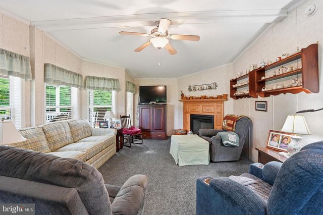 1065 PINE CIR, Telford, PA 18969
