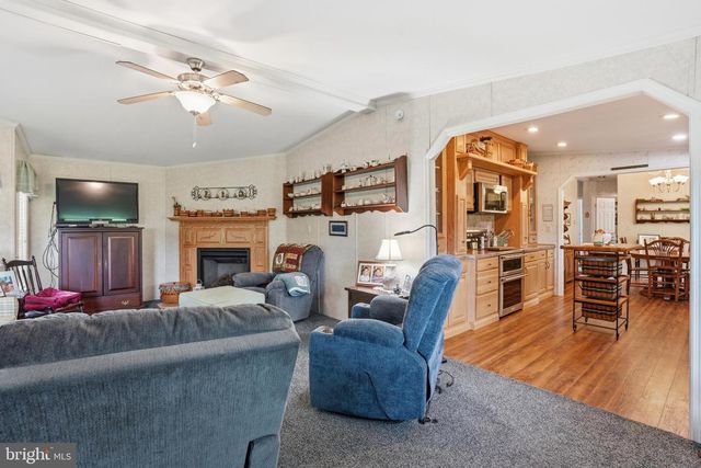 1065 PINE CIR, Telford, PA 18969