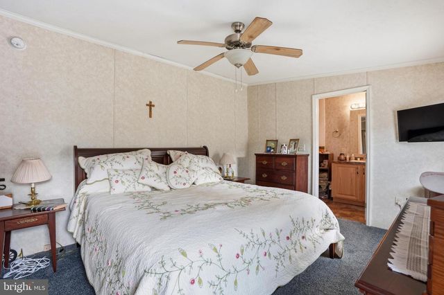 1065 PINE CIR, Telford, PA 18969