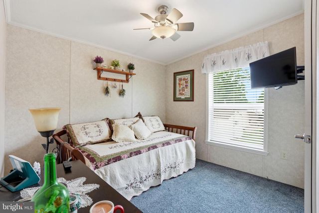 1065 PINE CIR, Telford, PA 18969