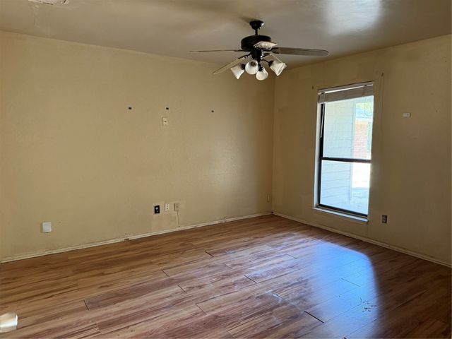 1110 Sandalwood Lane, Desoto, TX 75115