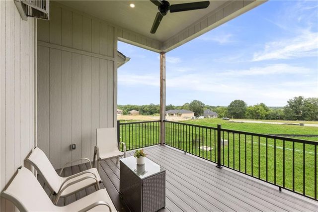 804 NE Algonquin Street, Lee's Summit, MO 64064