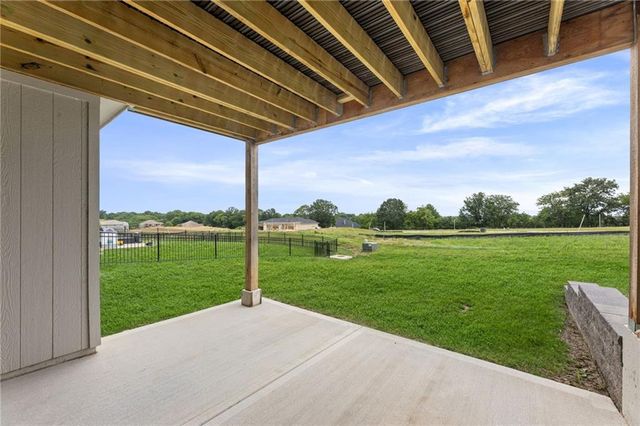 804 NE Algonquin Street, Lee's Summit, MO 64064