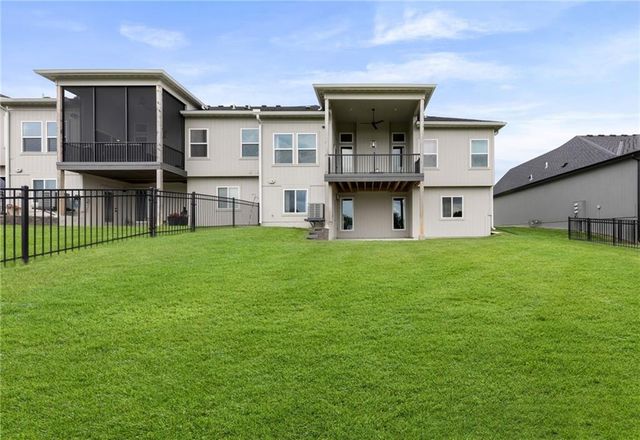 804 NE Algonquin Street, Lee's Summit, MO 64064